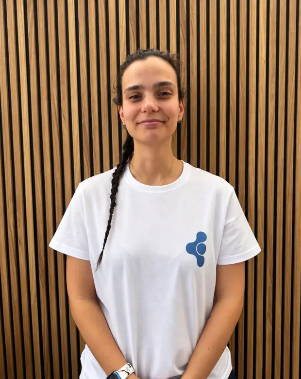 Retrato de Edurne Martín, CEO de EMC LAB · Fisioterapeuta y readaptadora deportiva
